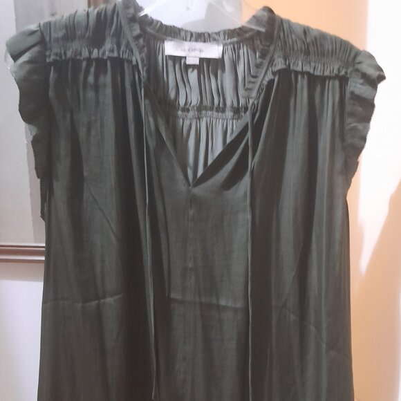 LOFT ruffled cap sleeve top - Picture 1 of 5